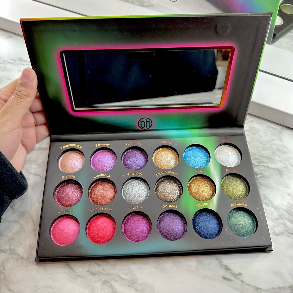 Bh Cosmetics Aurora Light Pallet